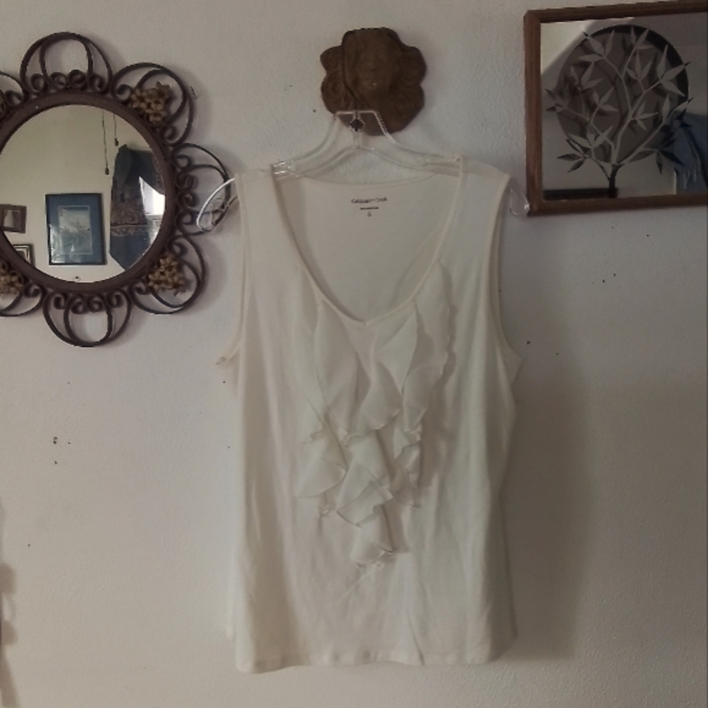 NEW NO TAG COLDWATER CREEK CREAM COLORED SLEEVELESS RUFFLE FRONT TOP, SIZE 14